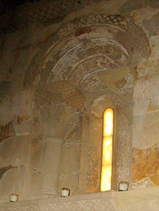 Ventana en la Bas�lica de Santa Mar�a de la Piscina